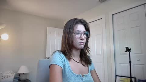 Snapshot of livvyybearxx chatting on 06-17-26, 07:15 liv online show from 06-17-26, 07:15