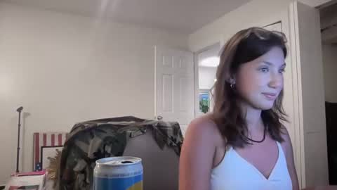 Snapshot of livvyybearxx chatting on 06-23-26, 12:08 liv online show from 06-23-26, 12:08