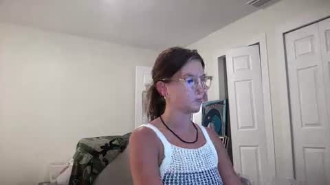 Snapshot of livvyybearxx chatting on 06-28-26, 08:15 liv online show from 06-28-26, 08:15