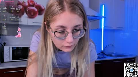 My name is Livy Nice to meet you  Thumbs up please its important online show from 12-10-24, 06:06