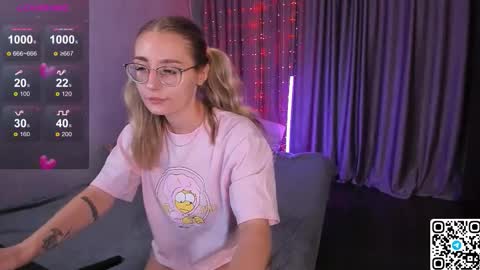 My name is Livy Nice to meet you  Thumbs up please its important online show from 09-22-25, 04:42