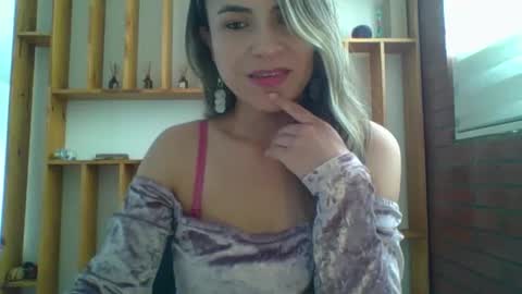liz_28 online show from 09-26-25, 04:00