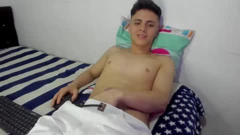 Snapshot of liz_and_chris1 chatting on 12-06-24, 04:47 Chris online show from 12-06-24, 04:47