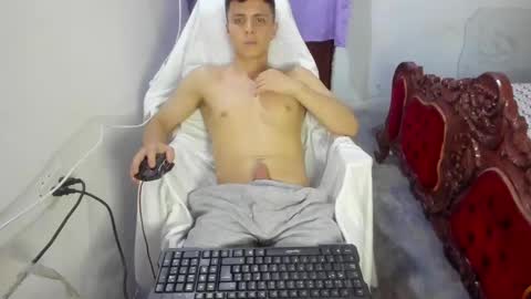 Snapshot of liz_and_chris1 chatting on 12-29-24, 12:41 Chris online show from 12-29-24, 12:41