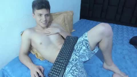 Snapshot of liz_and_chris1 chatting on 01-06-25, 02:37 Chris online show from 01-06-25, 02:37