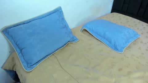 Snapshot of liz_and_chris1 chatting on 01-15-25, 07:05 Chris online show from 01-15-25, 07:05