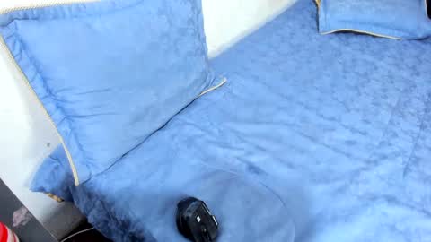 Snapshot of liz_and_chris1 chatting on 01-31-25, 02:37 Chris online show from 01-31-25, 02:37