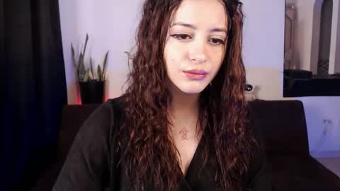 Snapshot of liz_beths chatting on 01-08-26, 05:48 Elizabeth online show from 01-08-26, 05:48