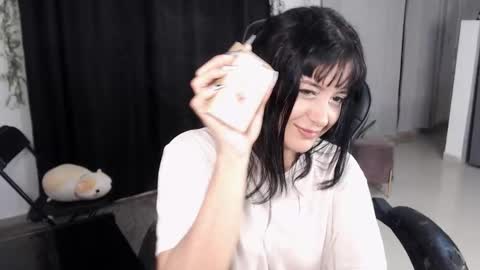 Snapshot of liz_beths chatting on 02-03-26, 02:21 Elizabeth online show from 02-03-26, 02:21