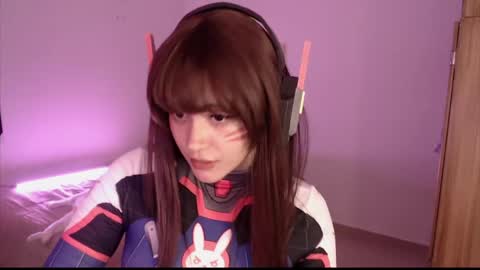 Snapshot of liz_beths chatting on 04-25-26, 01:08 Elizabeth online show from 04-25-26, 01:08