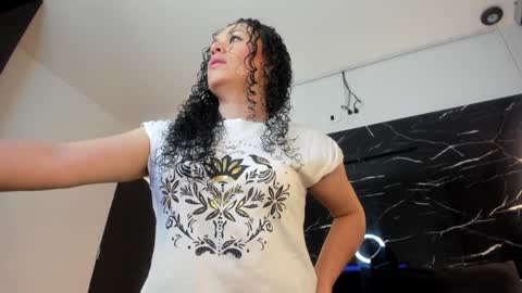 Liz  online show from 01-14-25, 10:38