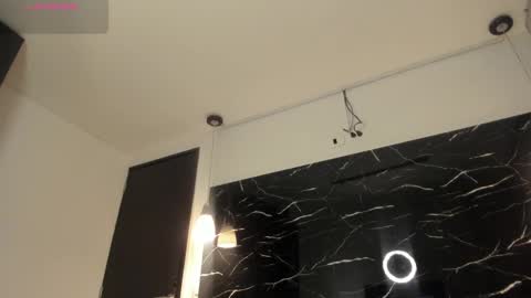 Liz  online show from 02-22-25, 11:02