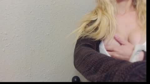 Snapshot of liz_jay chatting on 09-09-25, 05:07 Jay-Liz online show from 09-09-25, 05:07