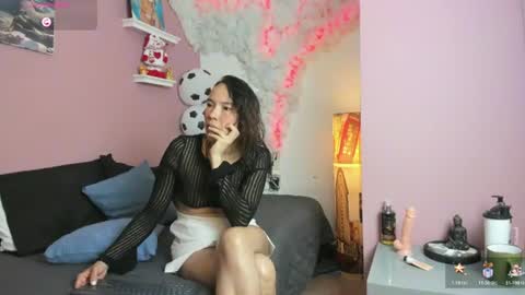 Snapshot of liz_merchan chatting on 06-27-26, 07:52 liz online show from 06-27-26, 07:52