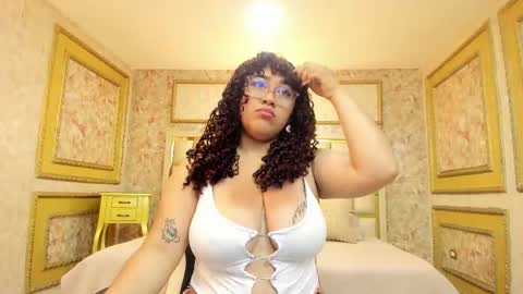 Snapshot of lizaa_rose chatting on 09-25-25, 08:12 LIZA online show from 09-25-25, 08:12
