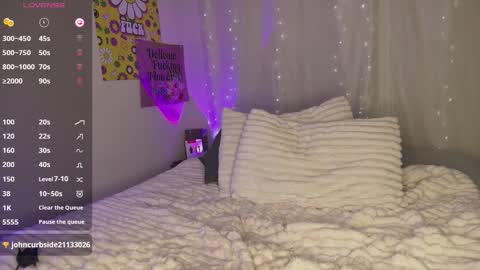 Snapshot of lizableu chatting on 03-06-25, 10:26 Liza Bleu online show from 03-06-25, 10:26