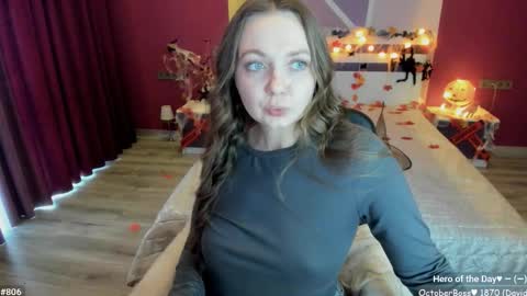 Girl next door online show from 10-21-25, 11:33