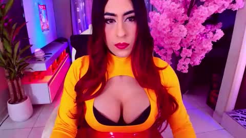 Snapshot of lizagothdoll chatting on 10-28-25, 05:48 Liza Goth online show from 10-28-25, 05:48