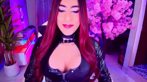 Snapshot of lizagothdoll chatting on 11-26-25, 05:19 Liza Goth online show from 11-26-25, 05:19