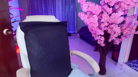 Snapshot of lizagothdoll chatting on 02-15-26, 03:14 Liza Goth online show from 02-15-26, 03:14