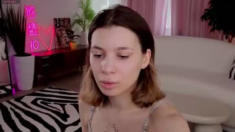lizalovel online show from 06-15-26, 07:32