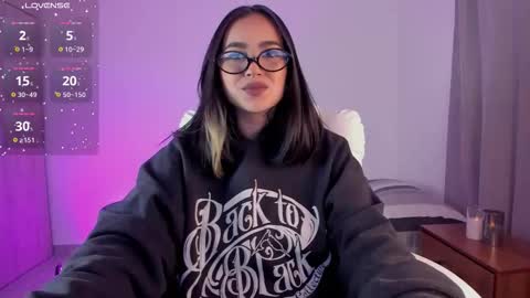 Snapshot of lizasoto chatting on 10-10-25, 06:01 Liza online show from 10-10-25, 06:01