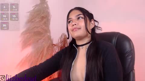 lizbedoutx online show from 10-19-25, 04:07