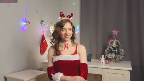 Hello there im Amelia Im new here Lets have fun online show from 12-25-24, 03:08