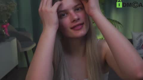 Snapshot of lizbethcoll chatting on 02-22-25, 10:42 Sunnheart online show from 02-22-25, 10:42