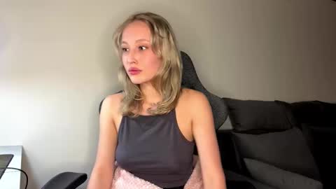 Karolina online show from 02-06-26, 03:26