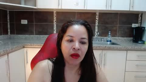 L I Z  E T H   online show from 06-16-26, 11:57