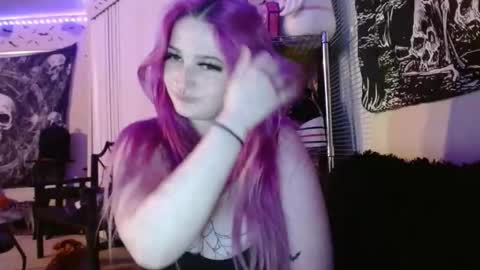 Lizz  online show from 11-26-25, 11:22