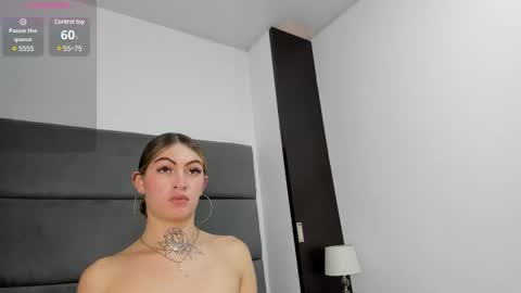 lizz_luna online show from 02-11-25, 05:29
