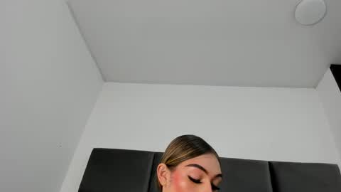 lizz_luna online show from 09-19-25, 01:45
