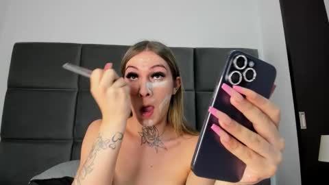 Snapshot of lizz_luna chatting on 10-04-25, 03:21 lizz_luna online show from 10-04-25, 03:21