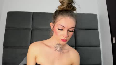 Snapshot of lizz_luna chatting on 10-07-25, 03:42 lizz_luna online show from 10-07-25, 03:42