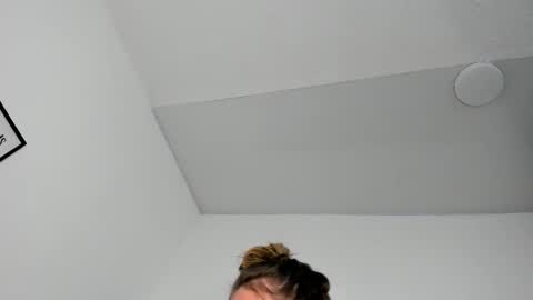 Snapshot of lizz_luna chatting on 10-21-25, 03:35 lizz_luna online show from 10-21-25, 03:35