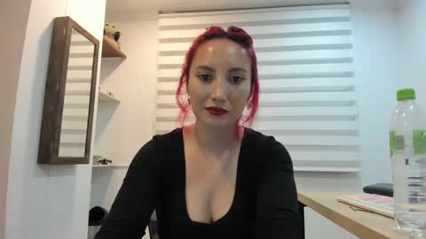 lizzdoux online show from 11-05-25, 02:22