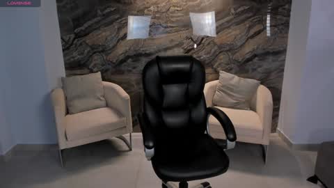 Lizzi  online show from 01-26-25, 10:13