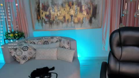 Lizzi  online show from 02-12-25, 05:26