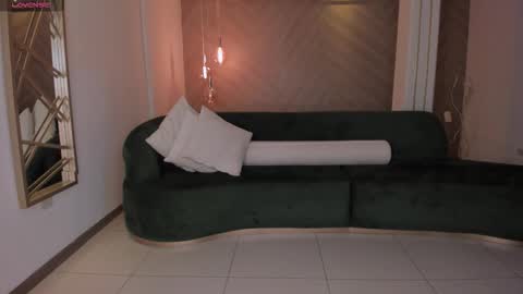 Lizzi  online show from 09-08-25, 08:30