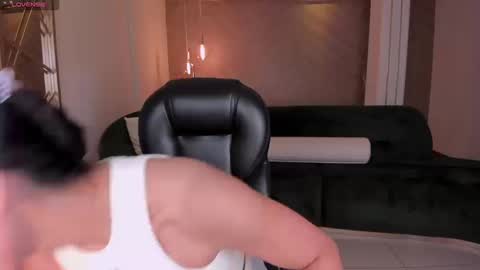 Lizzi  online show from 09-10-25, 09:04