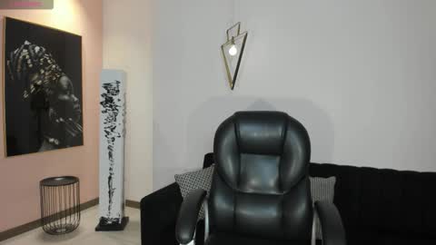 Lizzi  online show from 02-23-26, 08:39