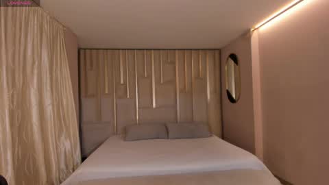 Lizzi  online show from 03-26-26, 12:11