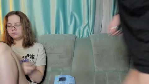 lizzi_muur online show from 12-16-24, 03:00