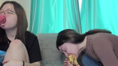 lizzi_muur online show from 02-02-25, 10:24