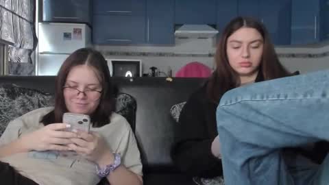 lizzi_muur online show from 02-11-25, 01:20