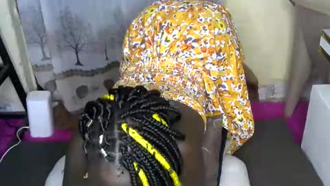 lizzie2020 online show from 06-06-26, 05:39