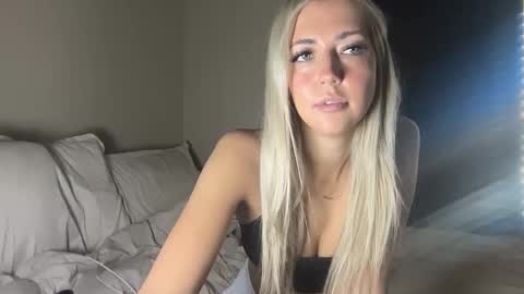 lizzy2bizzy online show from 04-27-26, 06:17