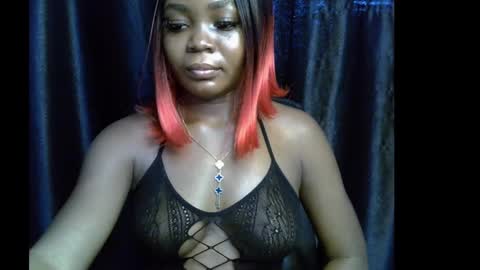 Snapshot of lizzy_petite chatting on 09-16-25, 11:55 lizzy online show from 09-16-25, 11:55